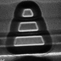 Cross-section image of the InGaAs transistor