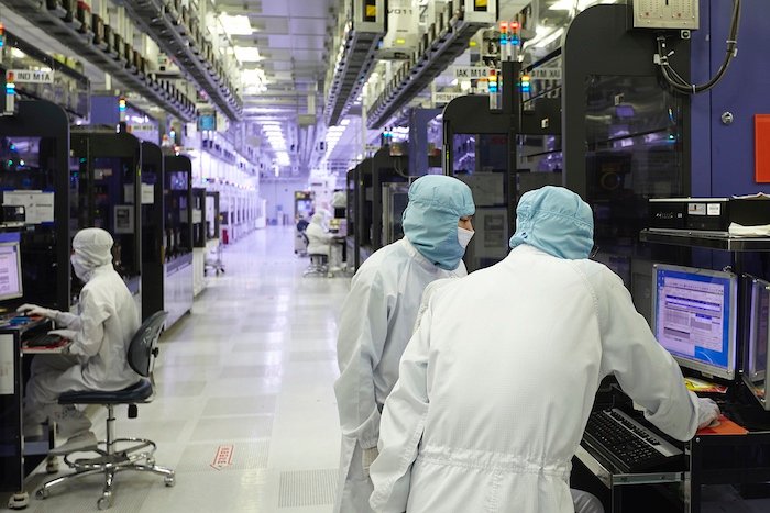 Hyperedge- , PCB Design, Hardware Design, Electronics Design, A look inside one of SK Hynix's fabrication clean rooms