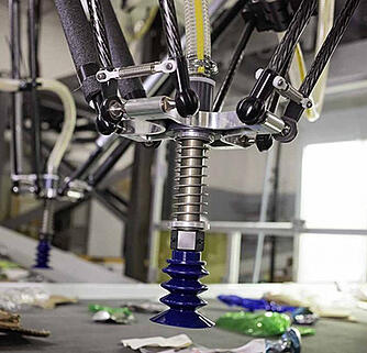 Robot doing trash recycling