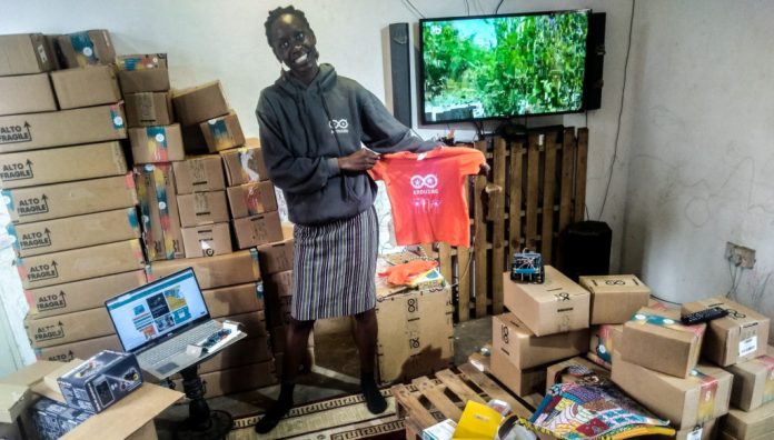 Arduino #Include Teams Up With Ghanaian “Lab on Wheels” Education Project