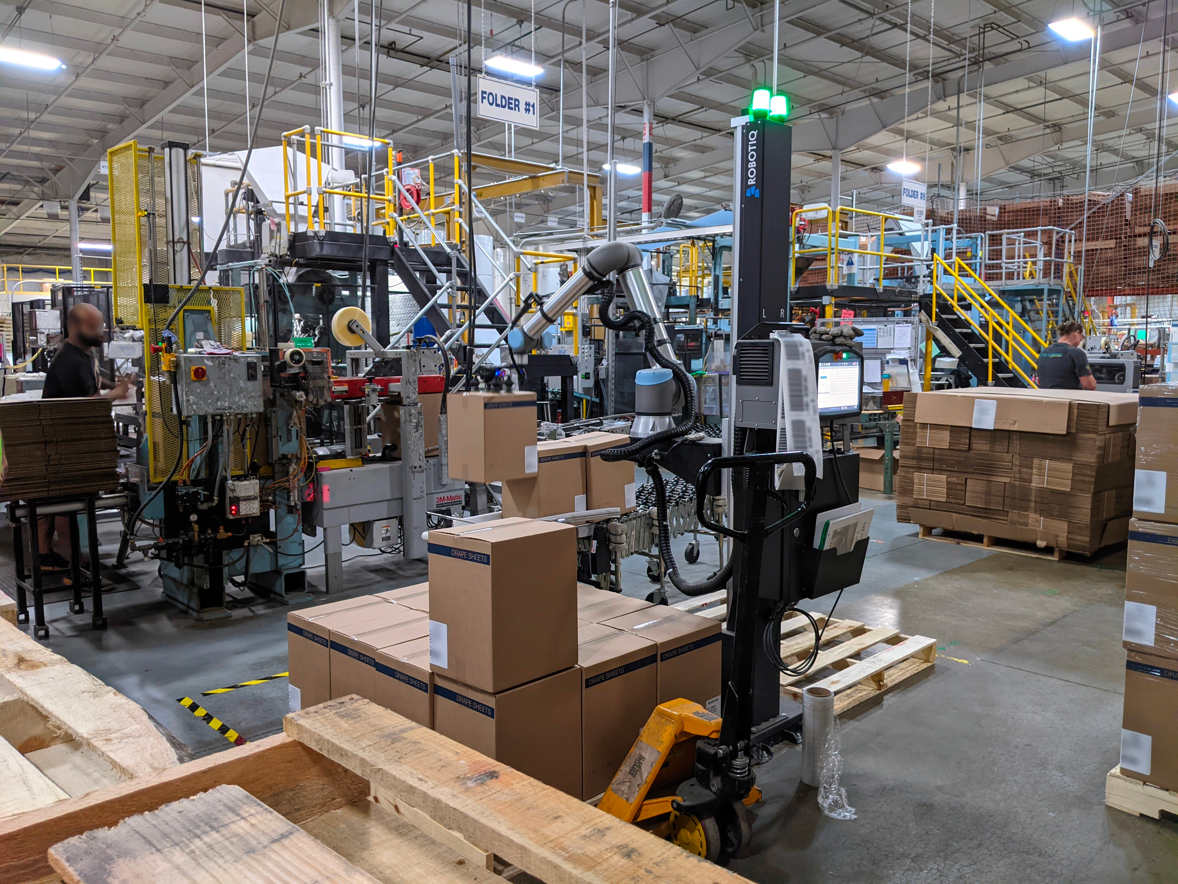 Robotiq Palletizing Solution deployed in the pharmaceutical industry