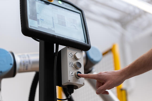 Hyperedge- , PCB Design, Hardware Design, Electronics Design, Robotiq palletizing solution operated in a manufacture
