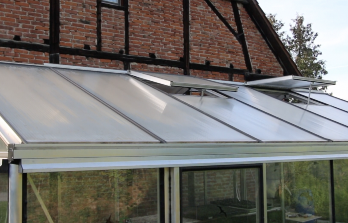 Automated window system helps keep the greenhouse climate regulated