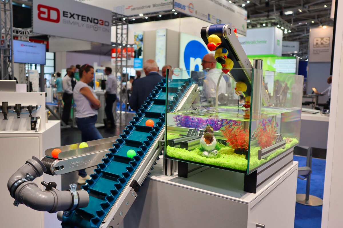 Automatica2022_Day1socksoff_3