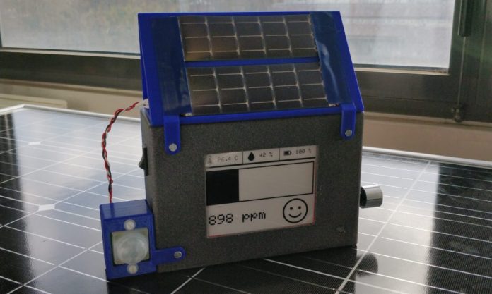 Small, MKR WAN 1310-powered device monitors CO2 levels in classrooms
