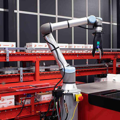 Collaborative robot used in Apotea's warehouse