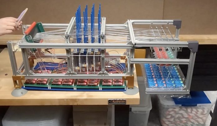 Open-source loom encourages interdisciplinary learning