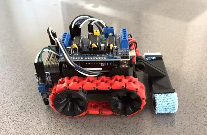 Tiny DIY Roomba cleans desks and countertops