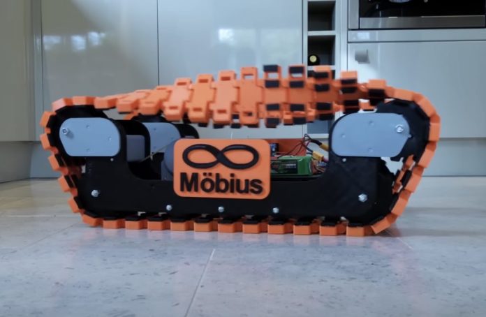This RC tank has Möbius strip tracks