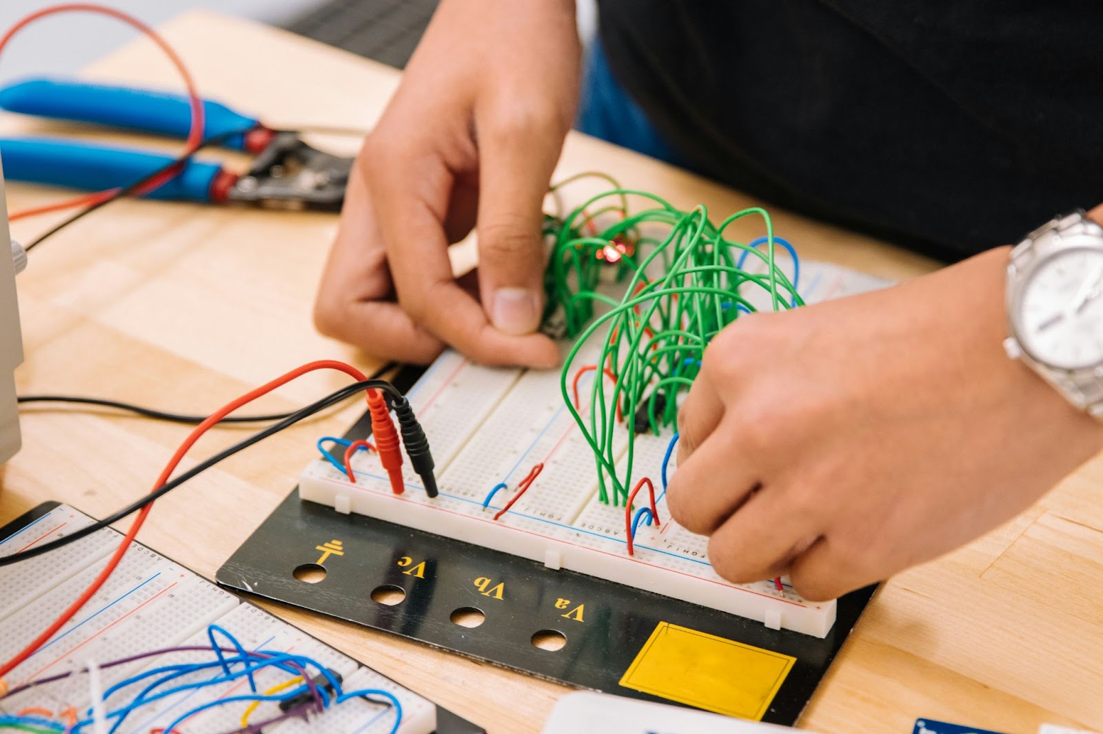 Hyperedge- , PCB Design, Hardware Design, Electronics Design, Hyperedge- . IoT, Embedded Systems, Artificial Intelligence,