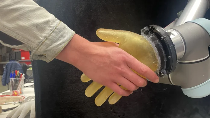 Robots that feel heat, pain, and pressure? This new “skin” makes it possible