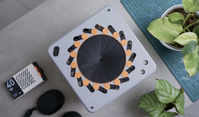 This futuristic-looking dustbin features a motion-activated iris mechanism